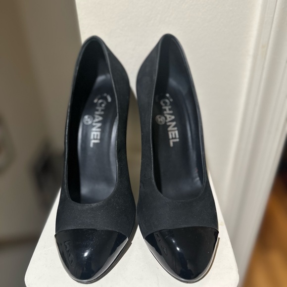 Chanel pearl pumps - Picture 1 of 4